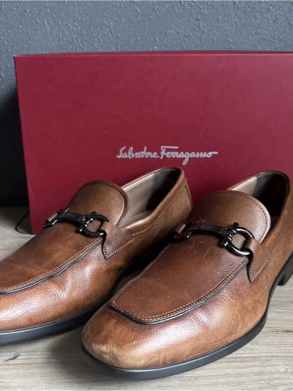 Salvatore Ferragamo REE 8 Brown Pebbled Calf Leather Dress Gancini Loafers Men'